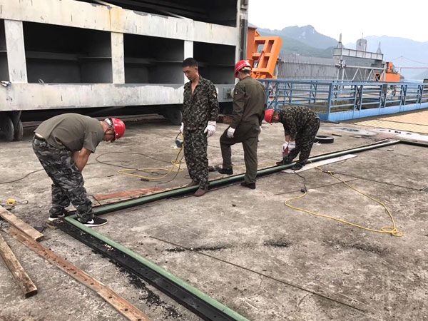 閘門水封更換、改造施工