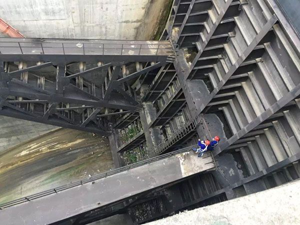 閘門水封更換、改造施工